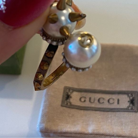 Gucci Faux Pearl Spike Ball Ring - Picture 12 of 13